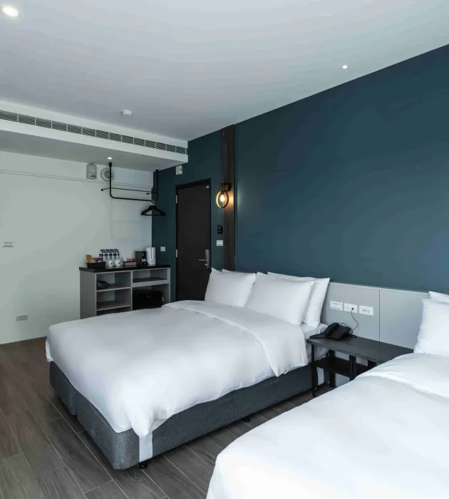 Deluxe Quad Room 2